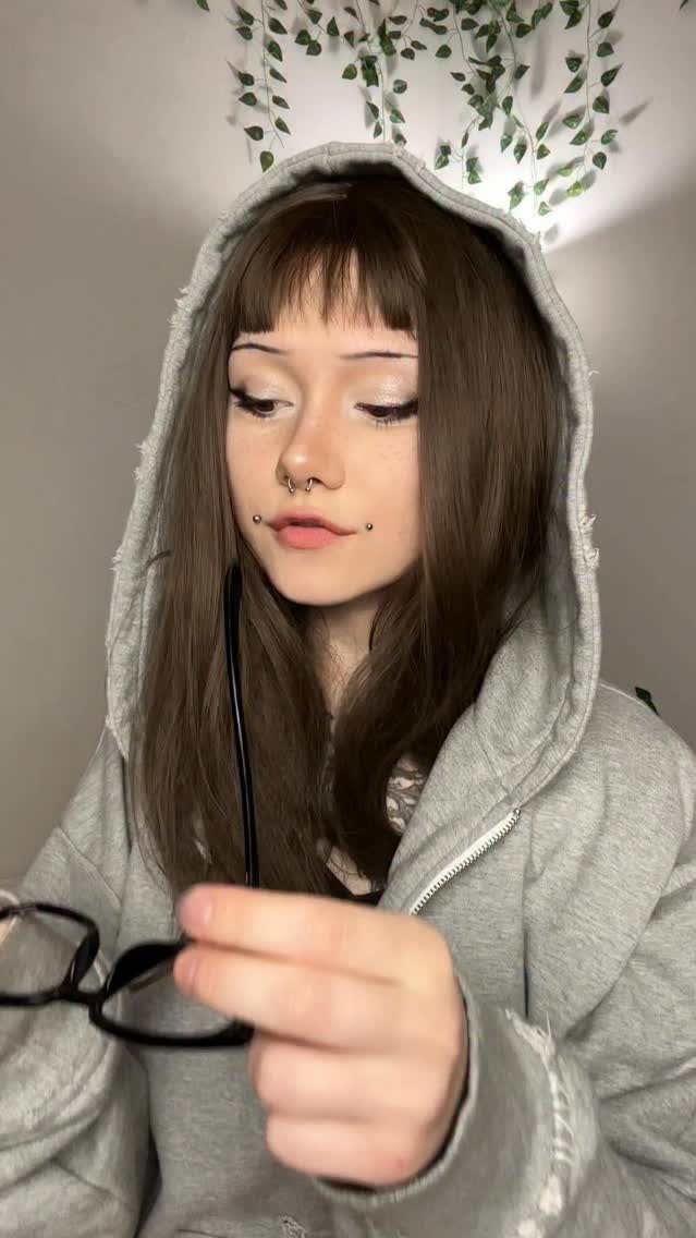 3..2..1.. #劇資訊 一刷預定！《長空之王》9月3日重映
✈️還記得第一次看這部電影的時候，很多驚心
動魄的場面都讓人「倒吸一口涼氣」，沒想到
馬上又能在影院二刷了❗️影片聚焦於鮮少出現
在聚光燈前的空軍試飛員群體，揭開了新型戰
機