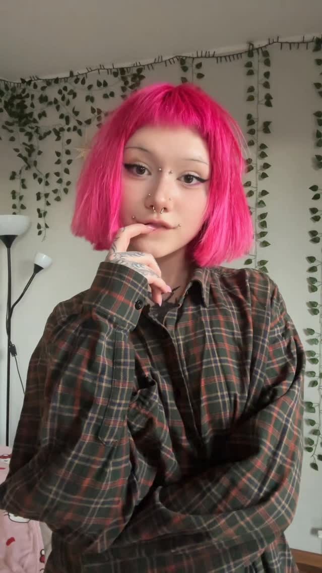 #劇資訊 雷宇歸來!《長空之王》9月3日邀你二刷一刷時被雷宇的韌勁深深打動,現在重映的消息傳來,必須火速安排二刷預定這部影片將聚光燈對準了鮮為人知的空軍試飛員,記錄了國之重器誕 生背後的艱辛之路。為了戰機的完美列裝, 這群勇士無數次主動衝向