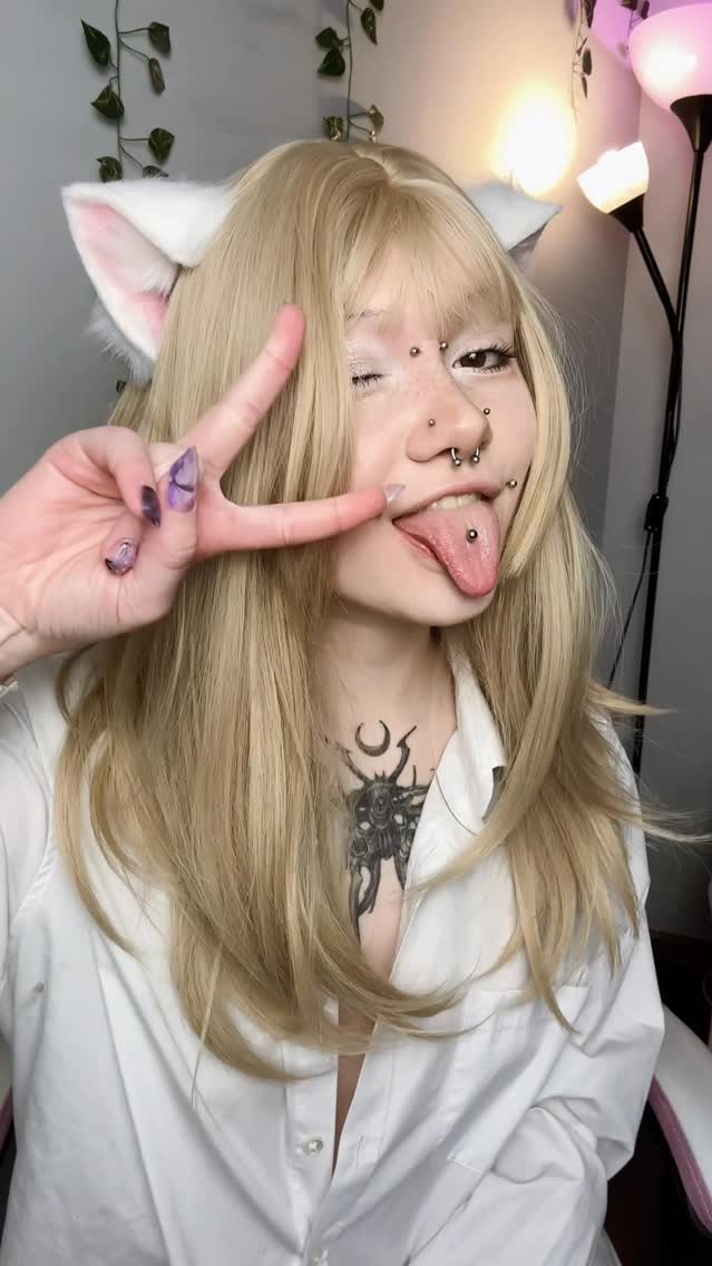 Step into the vibrant streets of Chicago, where every sidewalk becomes your personal spotlight! 🇺🇸🌃✨ Imagine walking thr